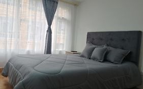 Habitación Privada Cerca al Aeropuerto y Terminal